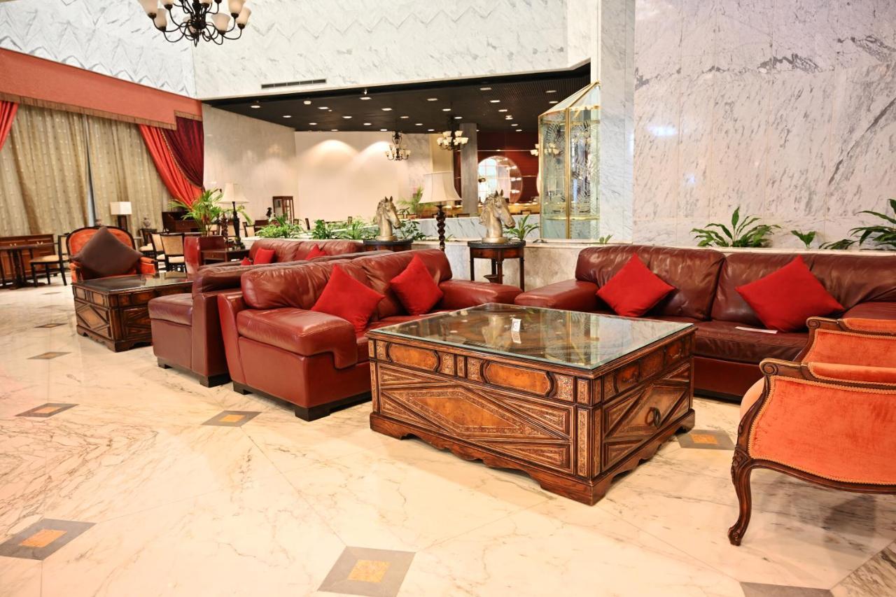 Officers Club & Hotel Абу Даби Екстериор снимка Lobby