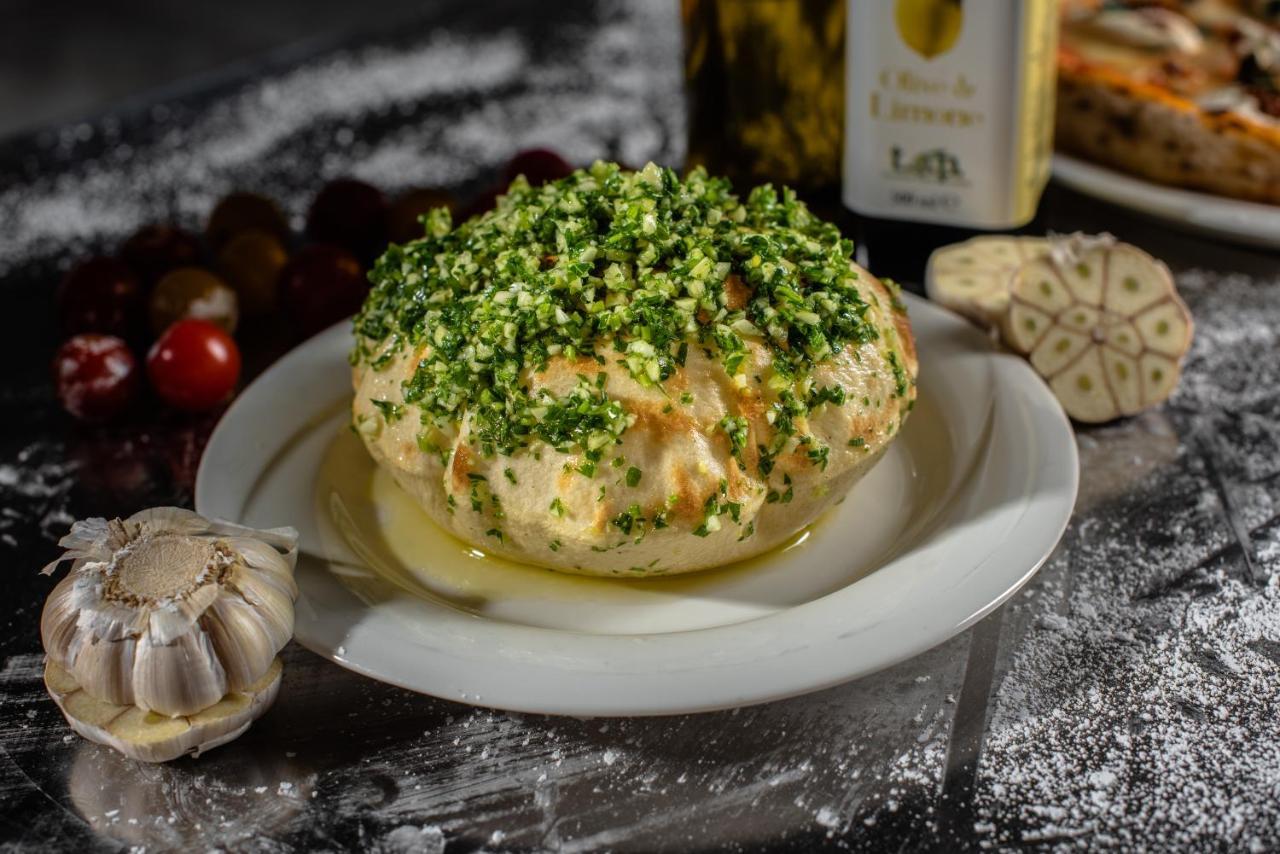 Officers Club & Hotel Абу Даби Екстериор снимка A prepared artichoke
